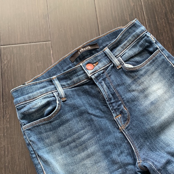 ☀️Hump Day Happiness SALE☀️
🇺🇸Excellent Condition J Brand Jeans- size 25 - Picture 2 of 11